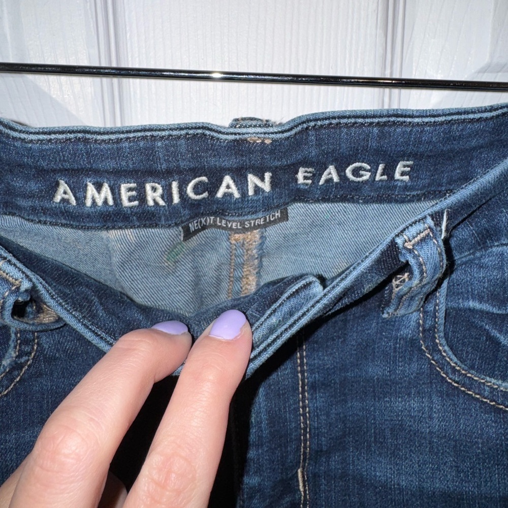 American Eagle Outfitters Indigo High Rise Jeans - Picture 4 of 6